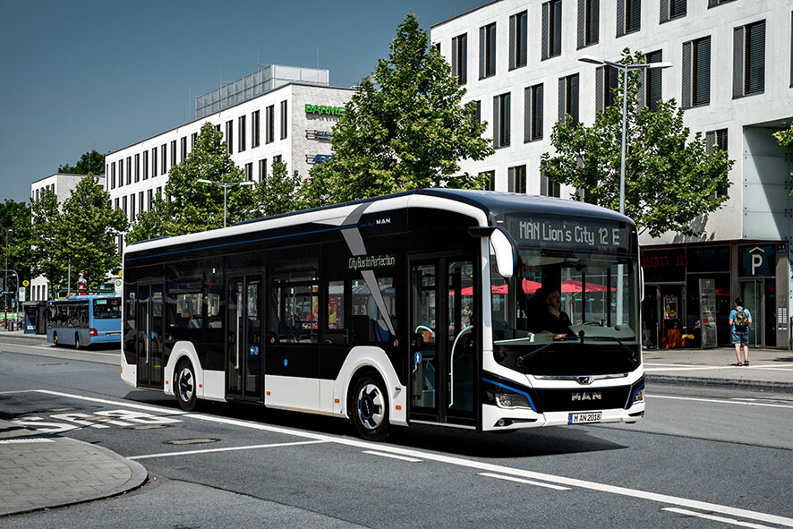 O Lion’s City E, o autocarro totalmente eléctrico MAN, estreou-se na Feira de Veículos Comerciais, IAA 2018. A produção em série terá iní