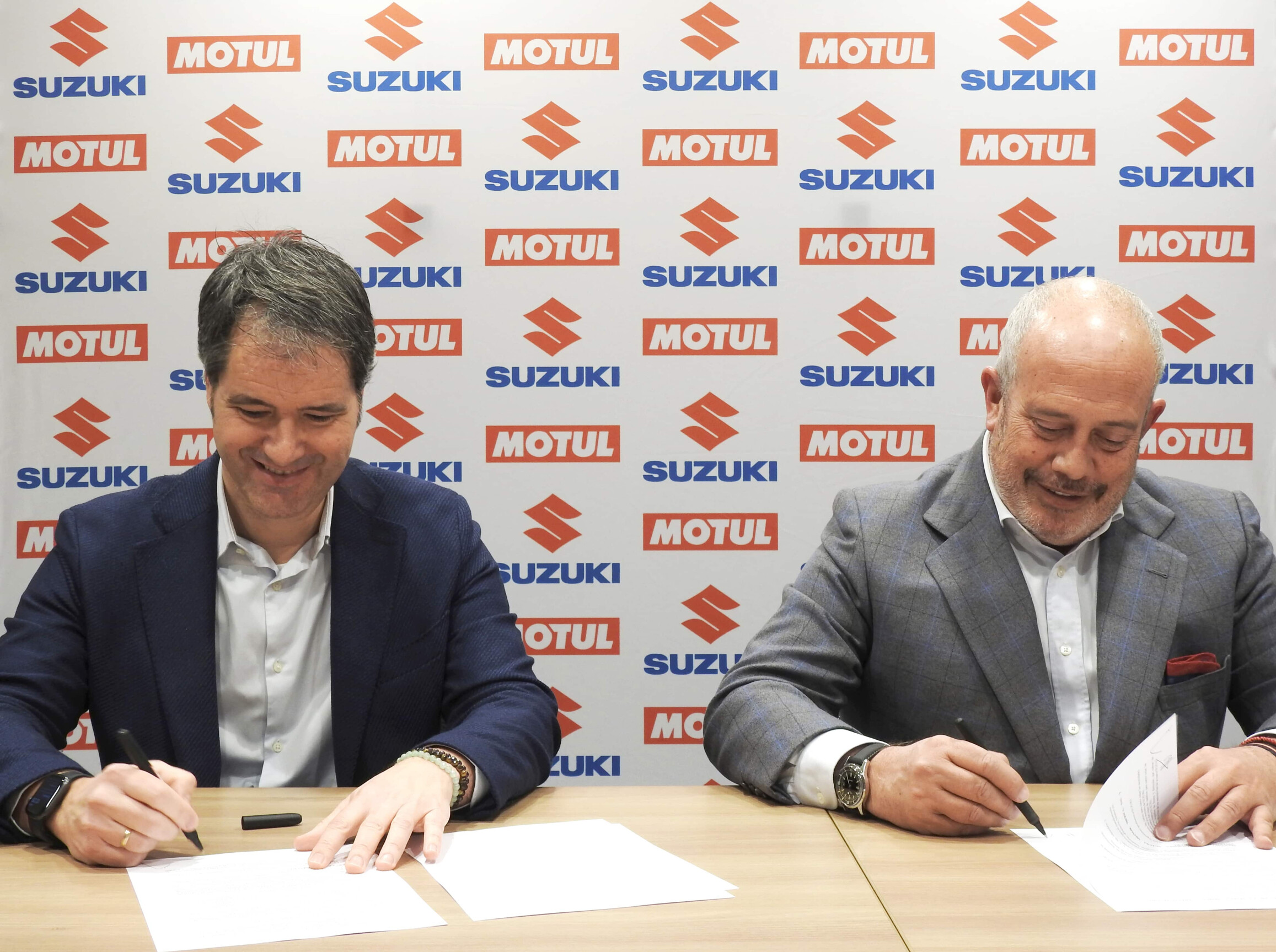 MOT_Firma acuerdo Motul y Suzuki Ibérica