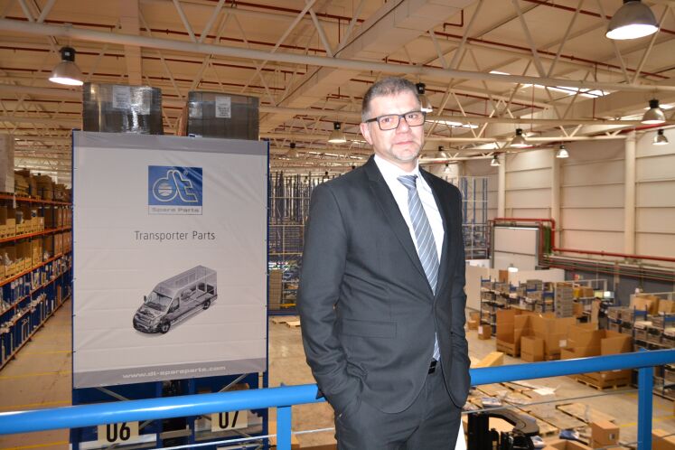 Martin Raton_DSC_0001_Warehouse_Furgo Martin Raton_DSC_0001_Warehouse_Furgo