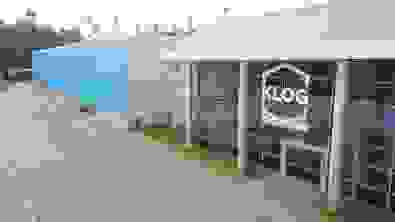 ---