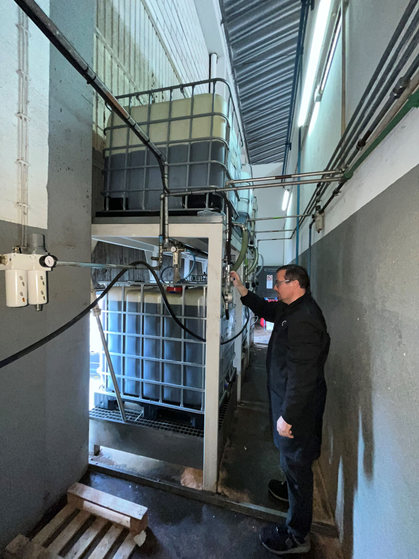 O novo sistema SMART LEVEL permite controlar lubrificantes e anticongelantes através de sensores O novo sistema SMART LEVEL permite controlar lubrificantes e anticongelantes através de sensores