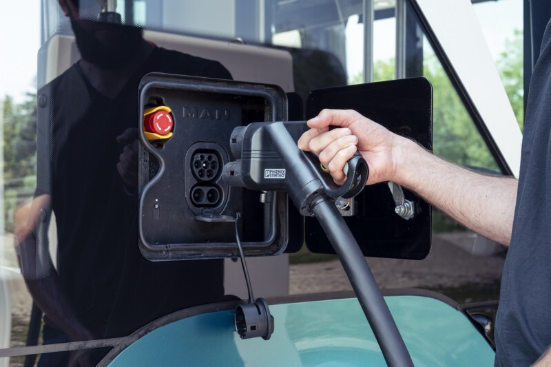 800_p-bus-eod-lionscity18e-06-3