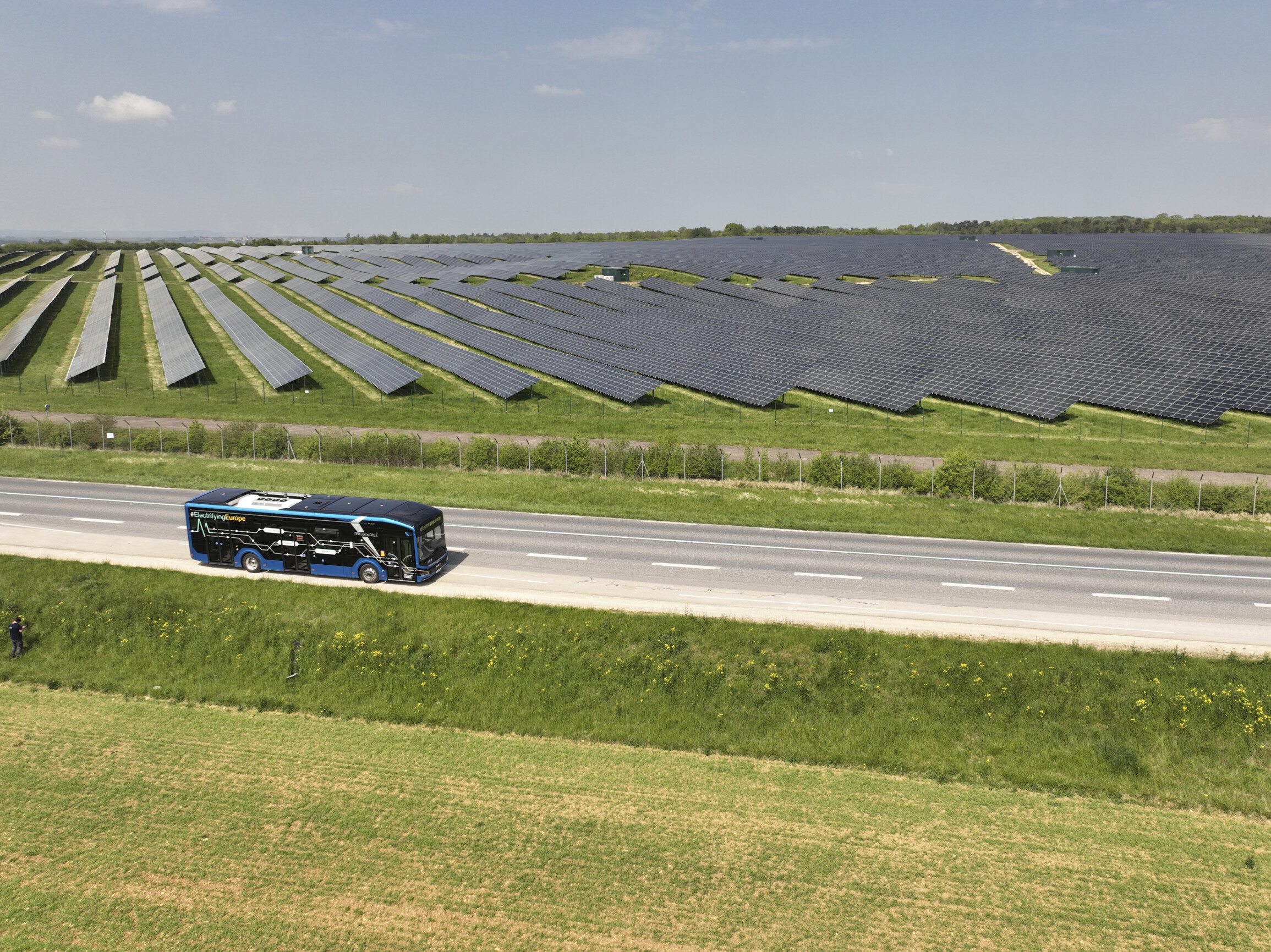e-busamsolarparkinrosieres-1 e-busamsolarparkinrosieres-1