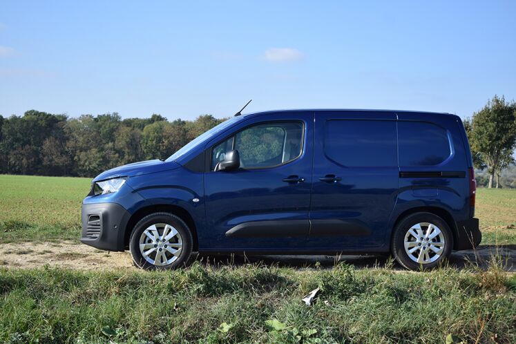 3 níveis de equipamento e 2 motores na gama nacional