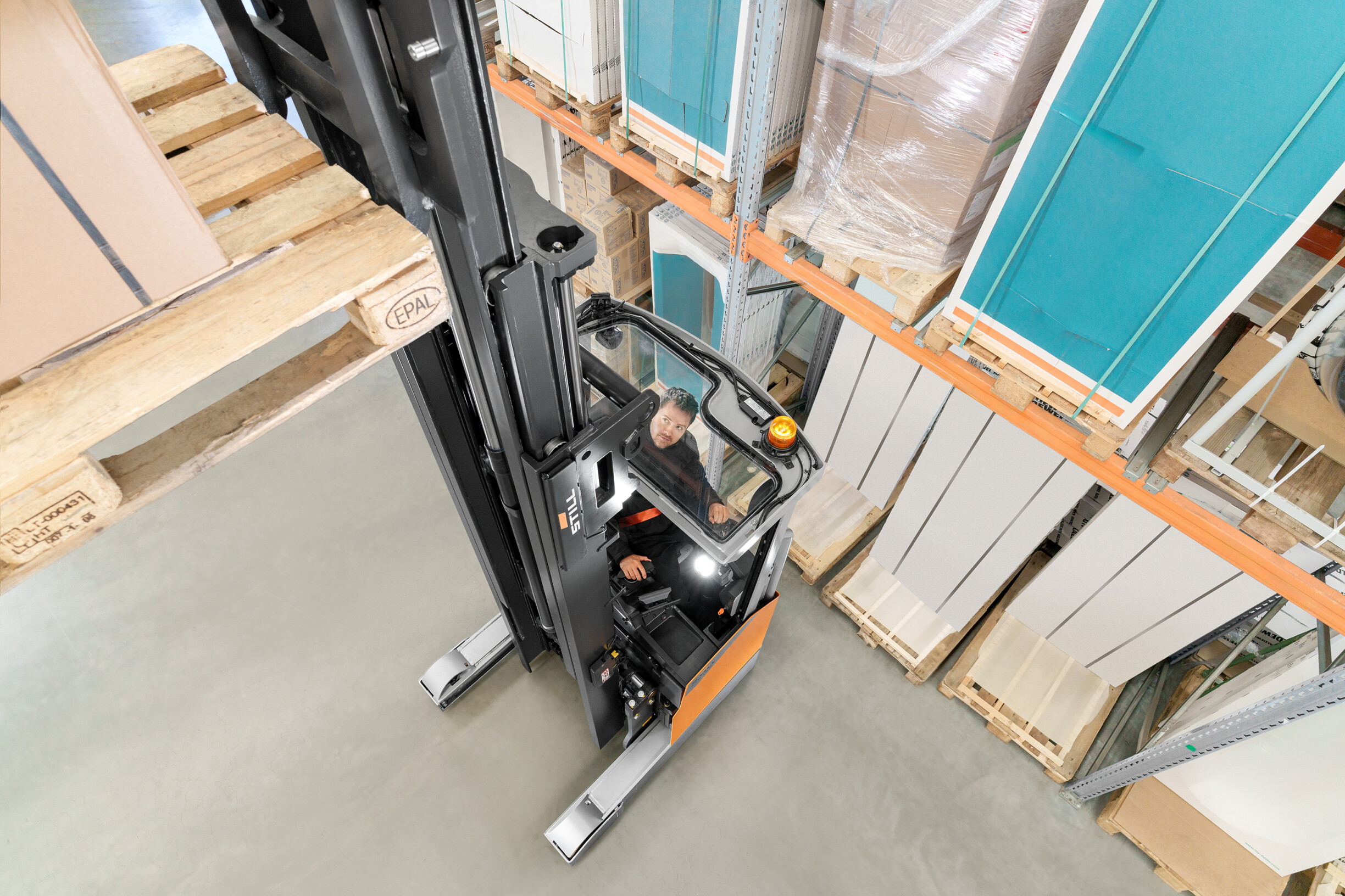 EN_STILL_FXR-14C-16C_Image 4