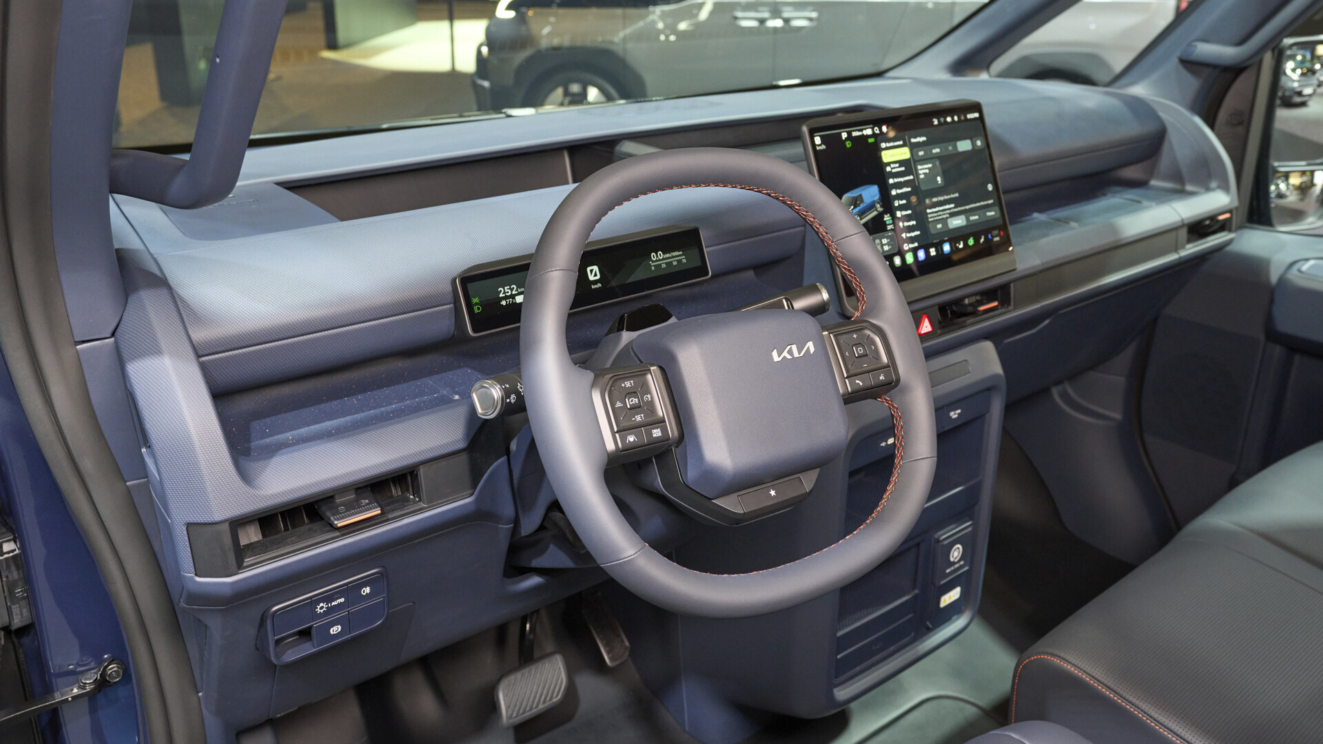 Kia-PV7-Cargo-Fjordblue-iaa-26-static-digital-1920x1080-034