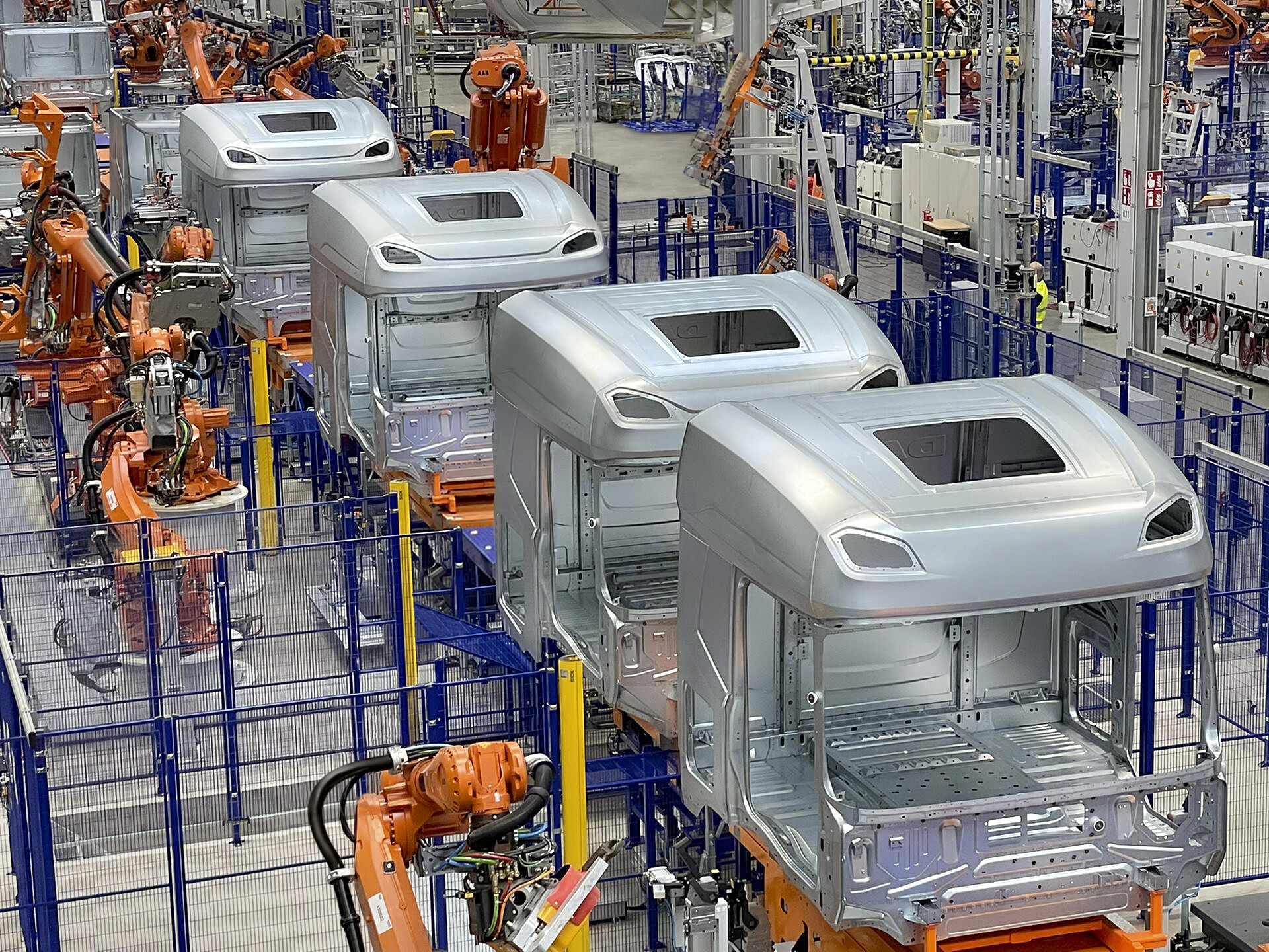 08-60-years-of-DAF-production-in-Belgium-Building-a-new-cab