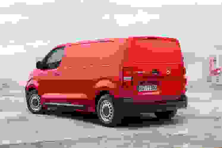 Opel Vivaro (1)