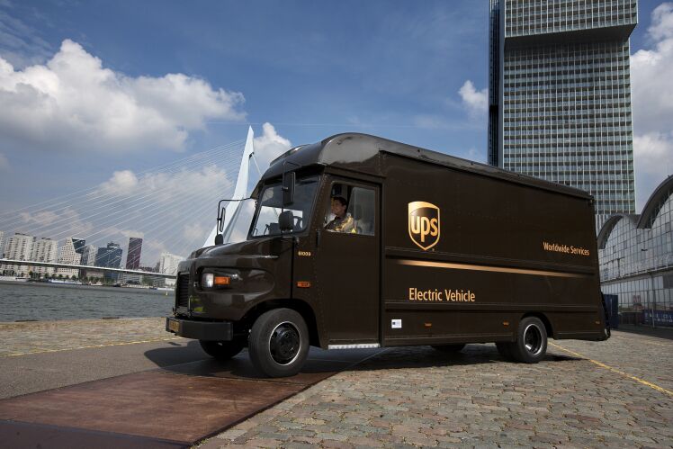 UPS liga-se a rede inteligente em Londres para carregar frota eléctrica de entregas.