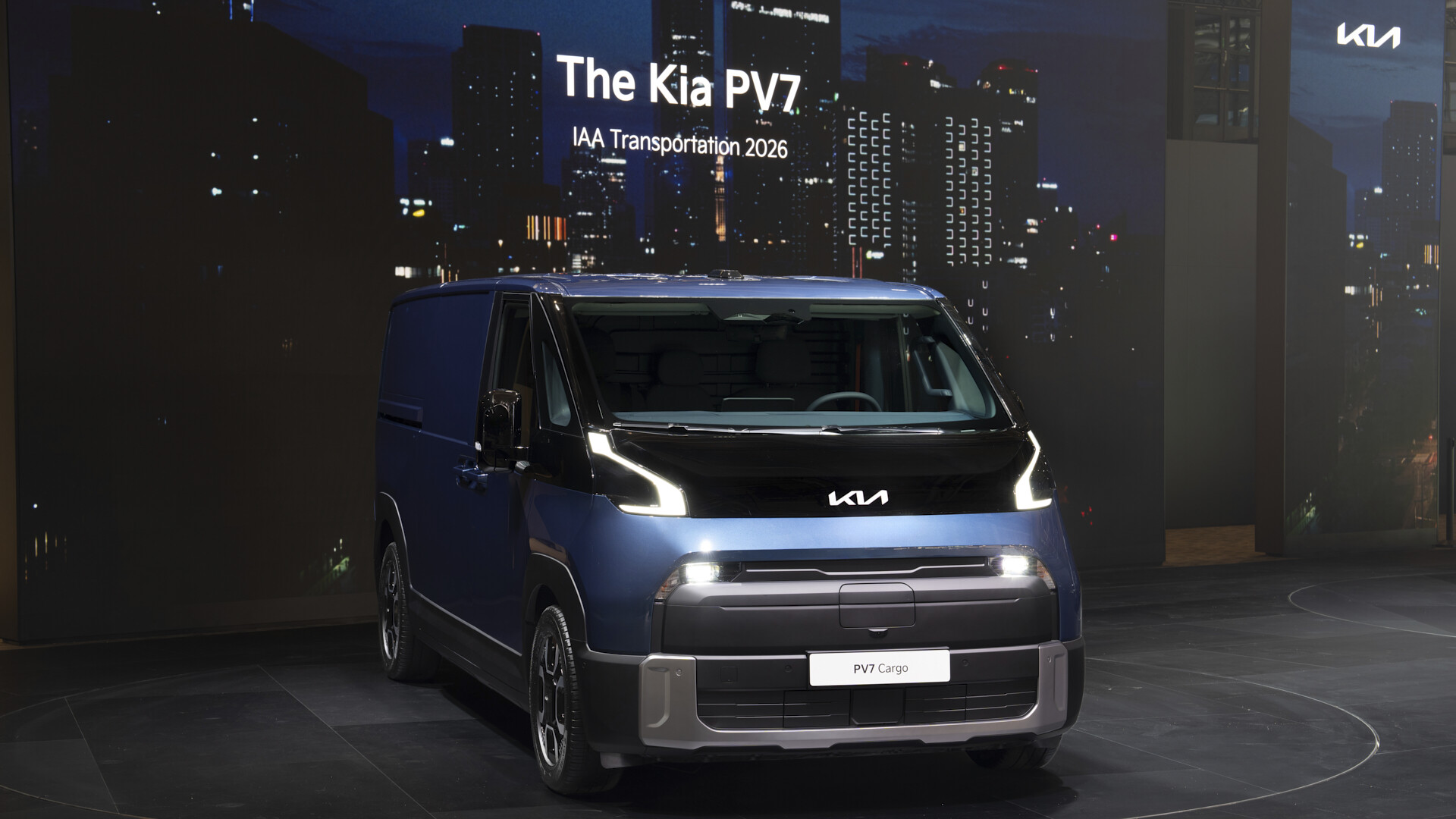Kia-PV7-Cargo-Fjordblue-iaa-26-static-digital-1920x1080-028