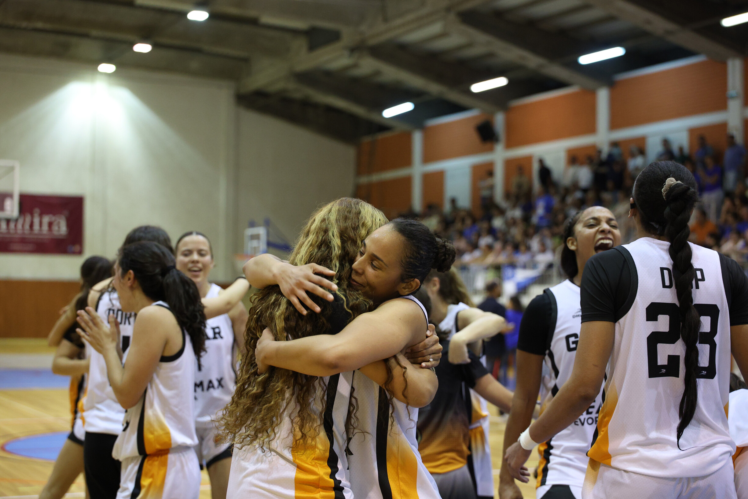 ftv63kew4jnb.jpg