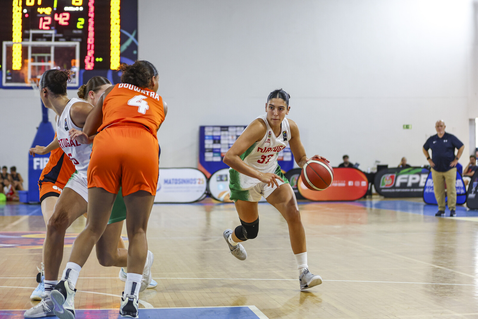  mgmi3u15g27n.jpg