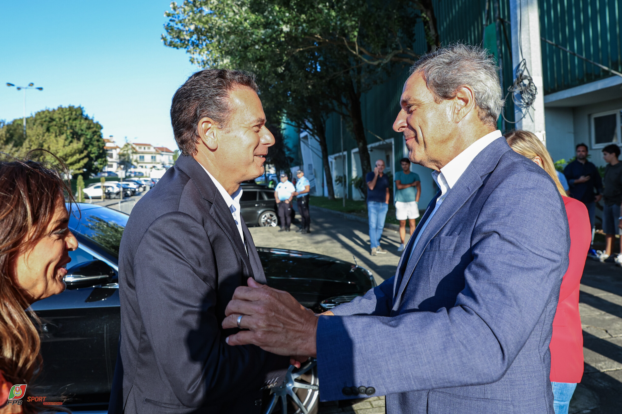 mqq1uvsia08d.jpg