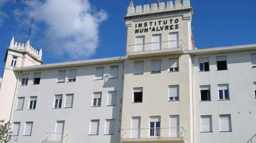 alunos-de-colegio-de-santo-tirso-acampam-a-porta-da-escola-e-alerta-ao-governo