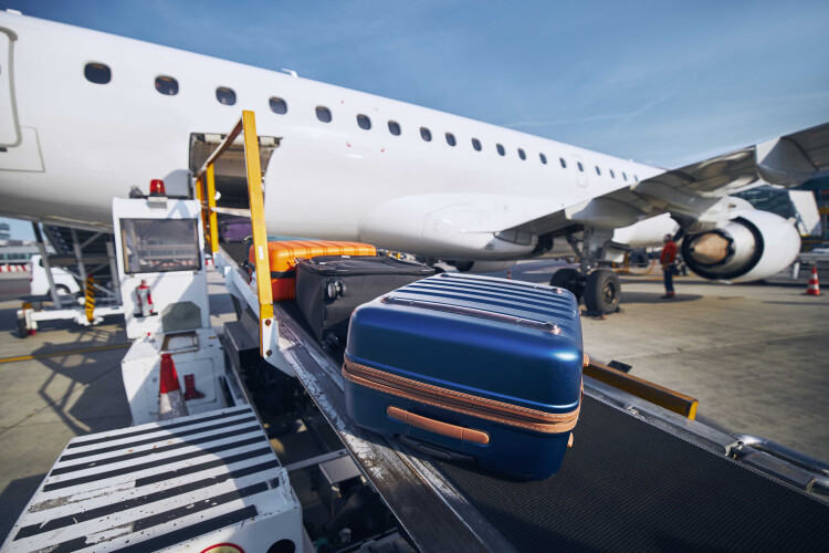 precos-dos-bilhetes-de-aviao-entre-o-reino-unido-e-portugal-disparam