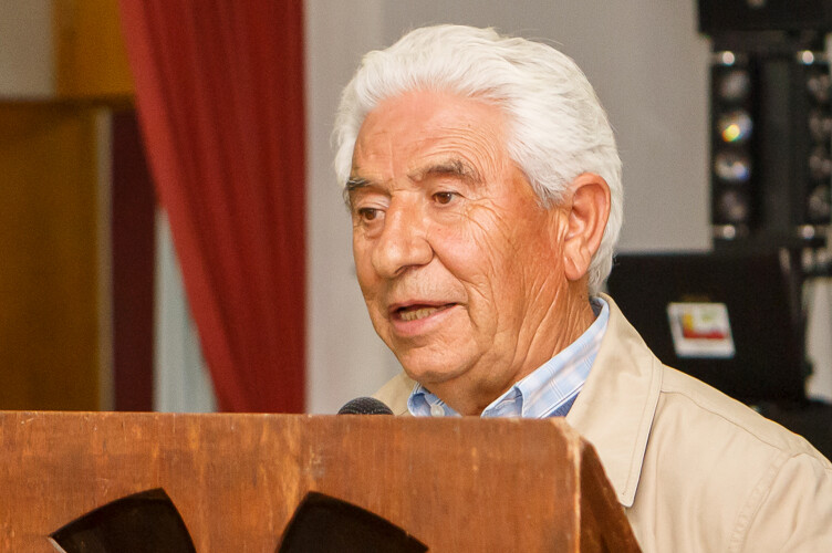 camara-presta-voto-de-louvor-ao-padre-eugenio-areias