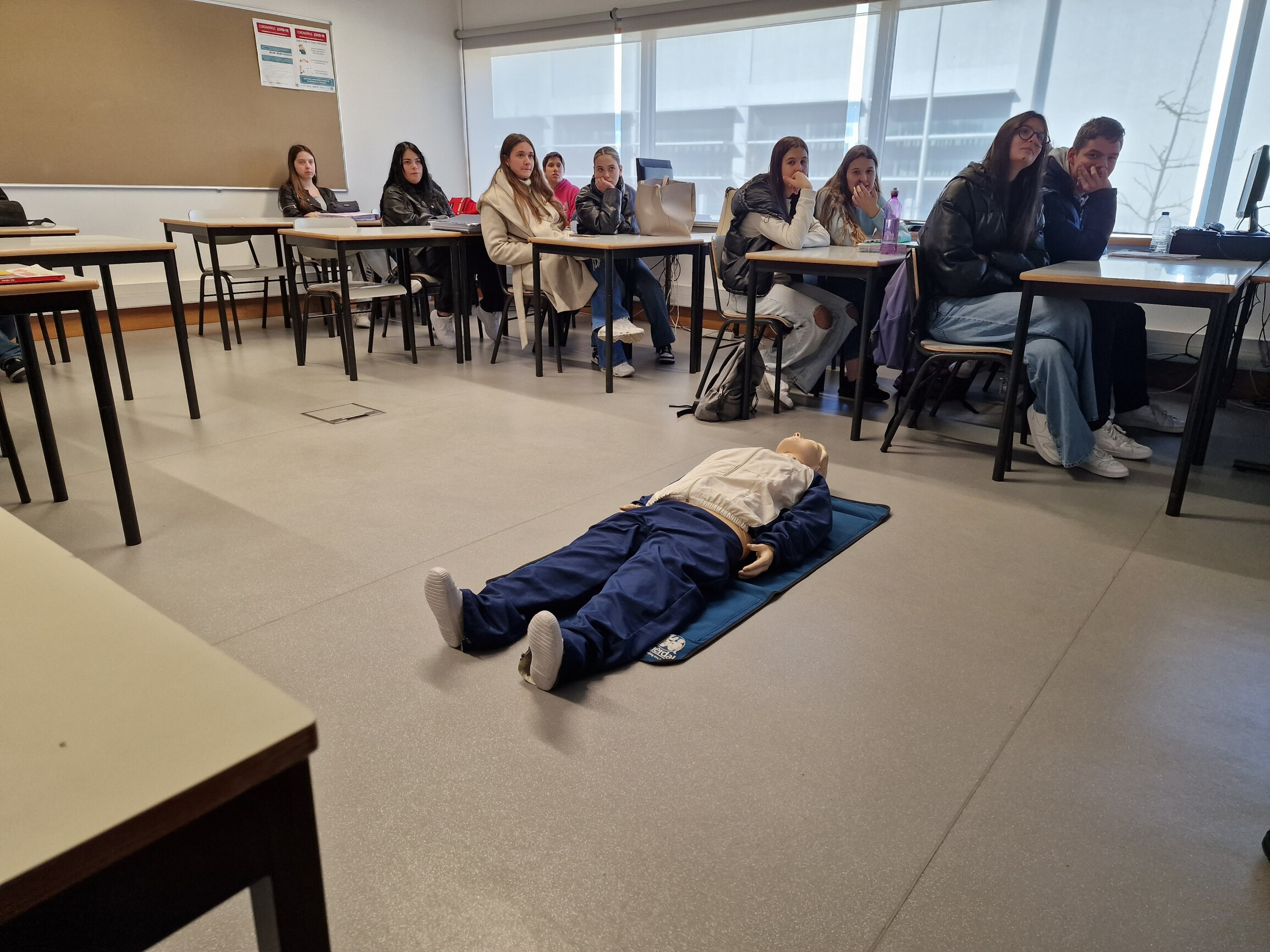 Bombeiros Tirsenses e Proteção Civil ensinam Suporte Básico de Vida na Tomaz Pelayo (13)