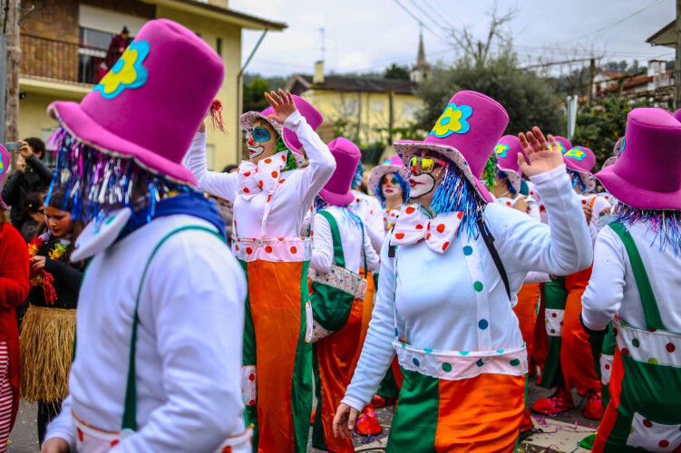 carnaval-cinzento-e-molhado