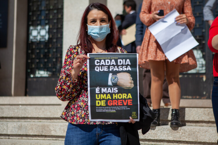 oficiais-da-justica-de-santo-tirso-em-protesto