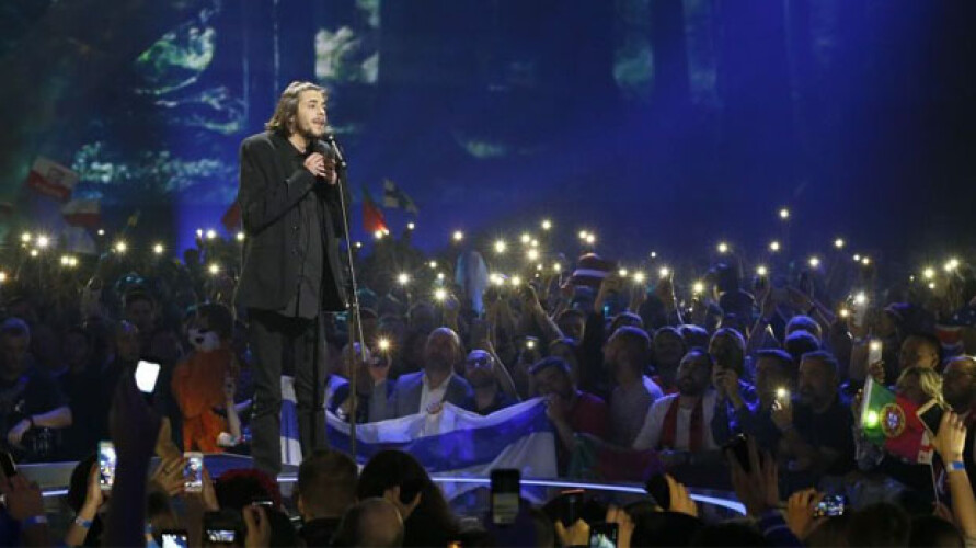 salvador-sobral-apurado-para-a-final-da-eurovisao