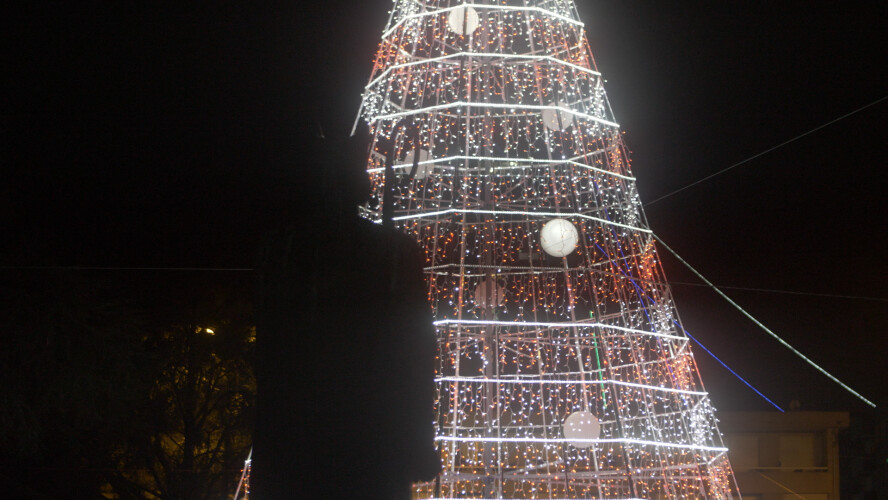 arvore-de-natal-ja-esta-instalada-em-santo-tirso