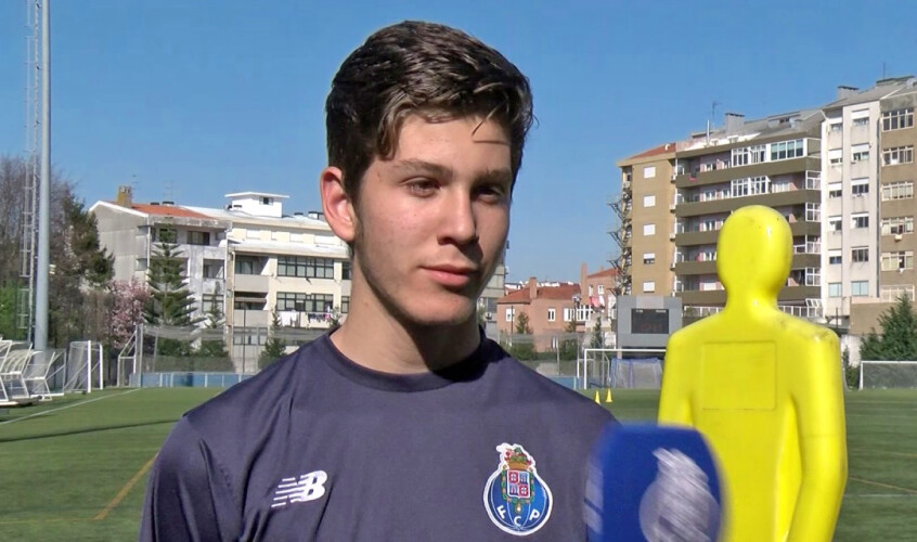 e-de-santo-tirso-joga-no-fc-porto-e-tem-uma-clausula-de-50-milhoes