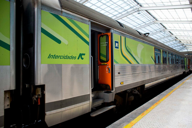 viagem-de-comboio-entre-porto-e-lisboa-por-550-euros