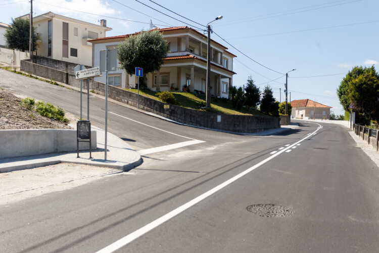 obras-no-entroncamento-da-rua-das-cachadas-concluidas