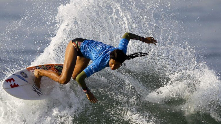 teresa-bonvalot-elimina-atual-campea-do-mundo-do-cascais-womens-pro