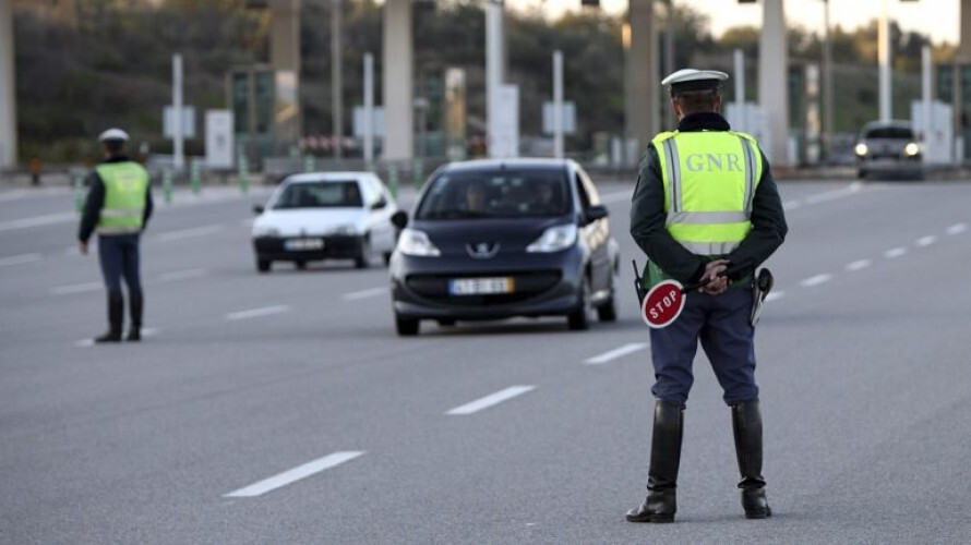 cuidado-a-gnr-vai-apertar-na-fiscalizacao-do-seu-carro