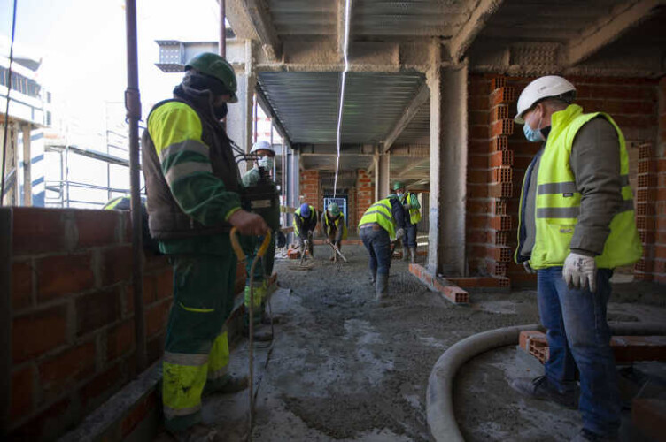 faltam-80-mil-trabalhadores-na-construcao