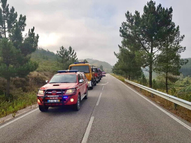 b-v-vila-das-aves-e-tirsenses-presentes-no-incendio-de-vila-de-rei