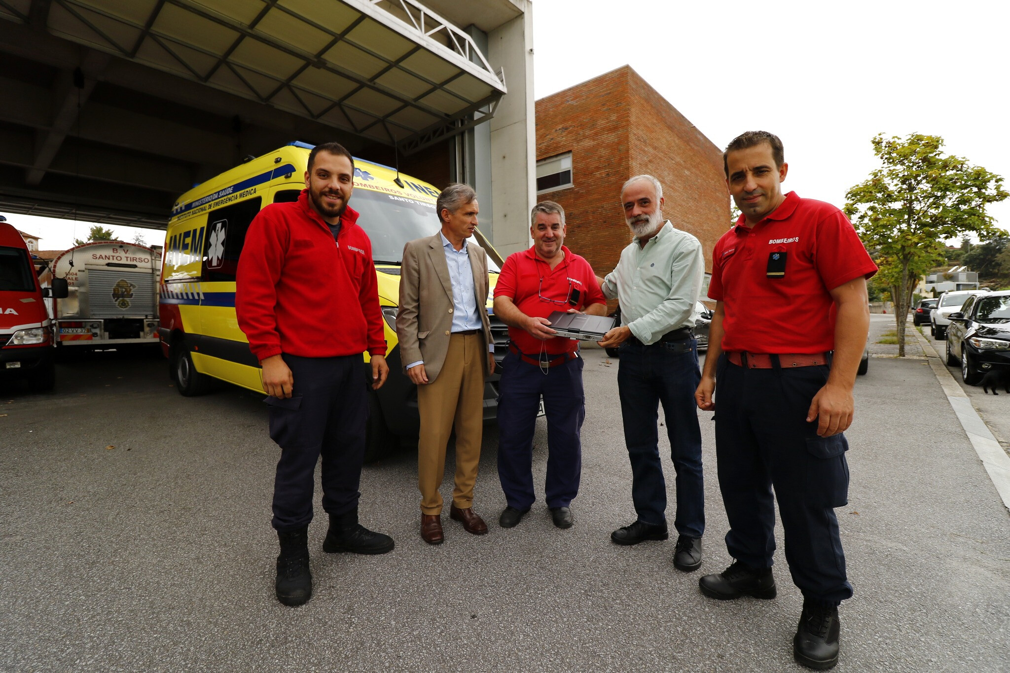 Junta de Freguesia de Santo Tirso oferece iTEAMS aos Bombeiros Voluntários (2)