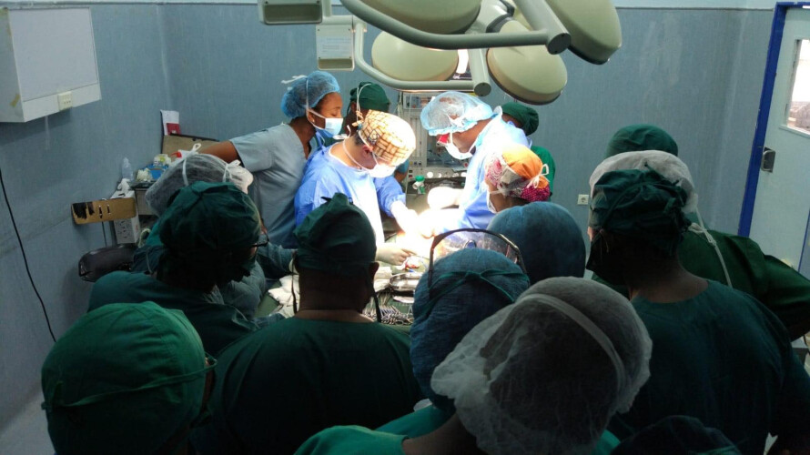 medicos-lusos-realizam-primeira-cirurgia-ambulatoria-em-mocambique