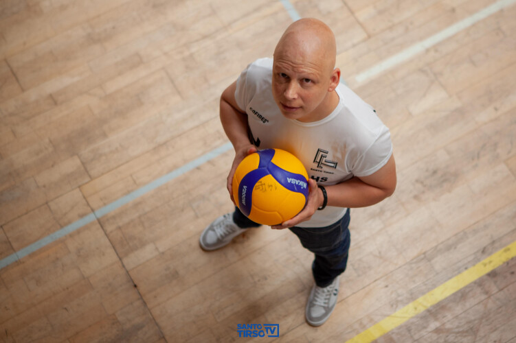 voleibol-hugo-meireles-continua-no-comando-tecnico-do-ginasio