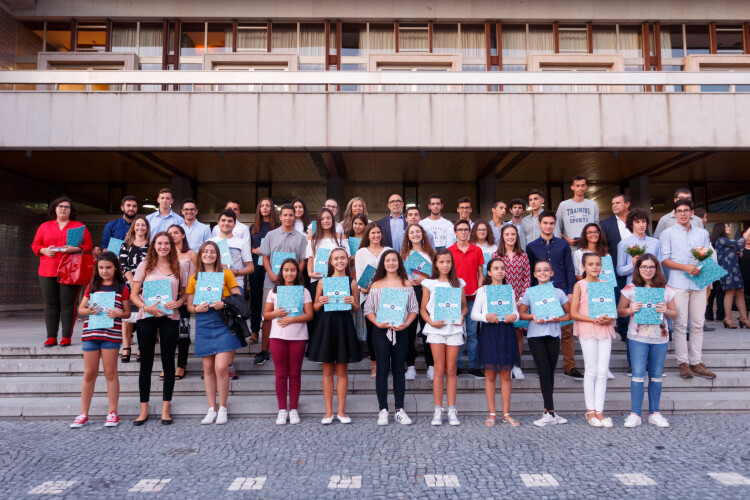 45-alunos-receberam-premio-de-merito-escolar