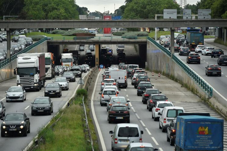 portuenses-usam-mais-o-carro-do-que-os-lisboetas