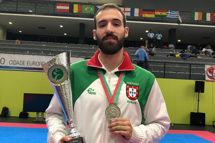 camara-de-santo-tirso-dignifica-manuel-ribeiro