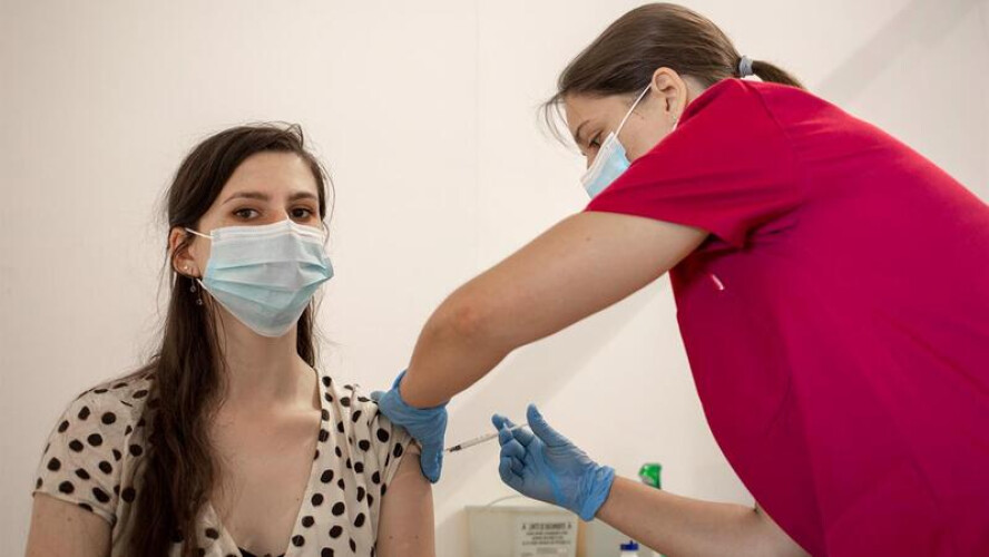 investigador-diz-que-3-dose-so-faz-sentido-com-vacina-atualizada