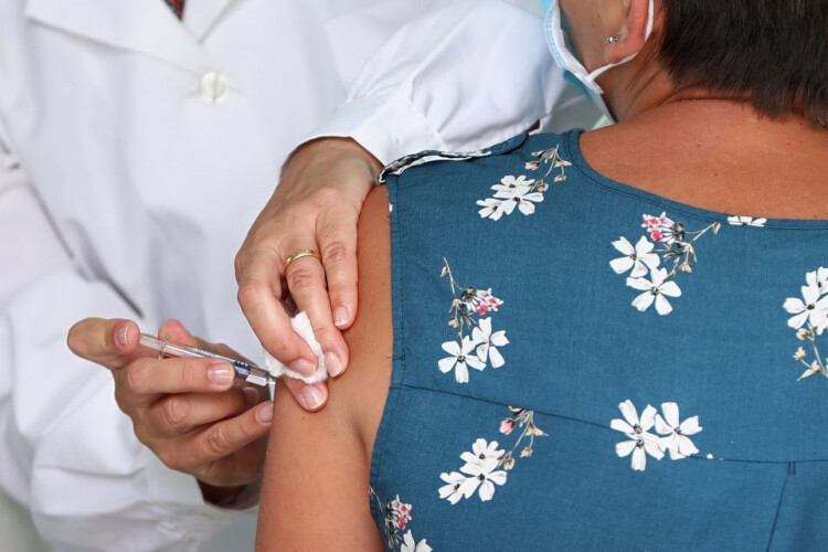 cerca-de-813-milhoes-de-pessoas-com-vacinacao-completa-em-portugal