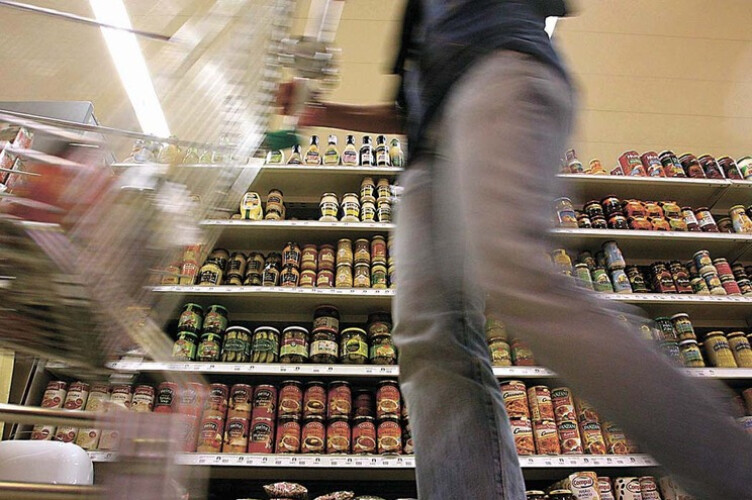 queda-em-tapete-molhado-custa-18-mil-euros-a-hiper