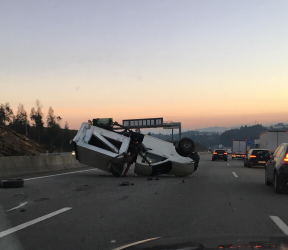 acidente-condiciona-transito-na-a3-antes-da-saida-de-santo-tirso