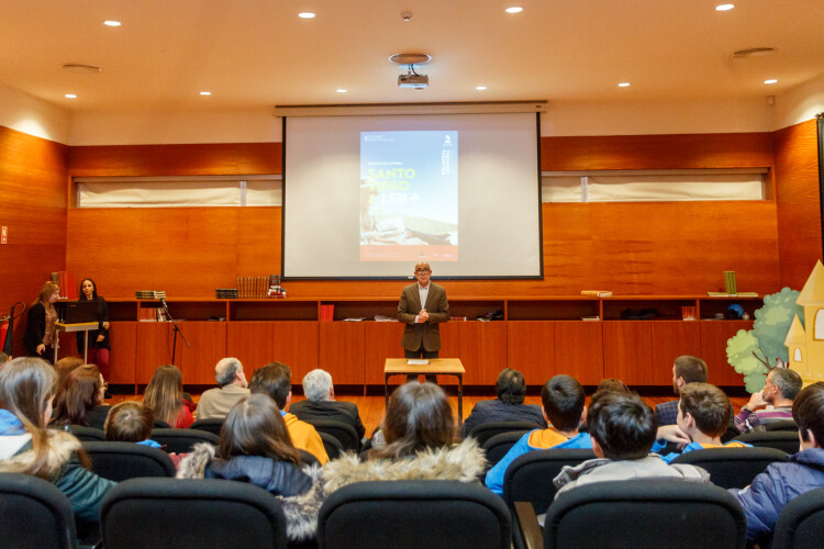 colaboracao-entre-biblioteca-municipal-e-bibliotecas-escolares