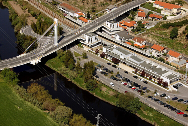 andante-amanha-ja-nas-estacoes-da-cp-de-santo-tirso-e-vila-das-aves