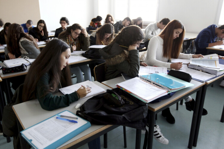 governo-recomenda-testagem-regular-no-ensino-superior