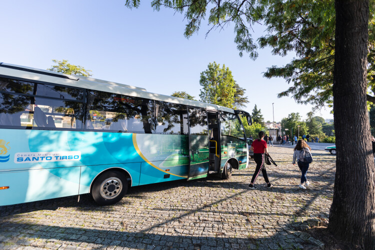 camara-de-santo-tirso-assume-transporte-dos-alunos-do-11-e-12-anos