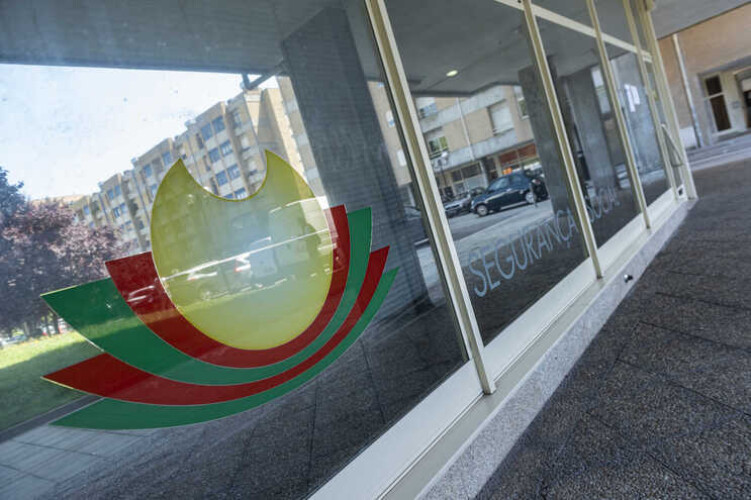 imigrantes-rendem-884-milhoes-de-euros-a-seguranca-social