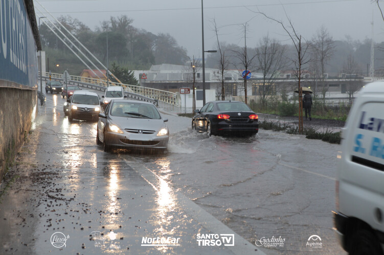 rua-dr-oliveira-salazar-inundada