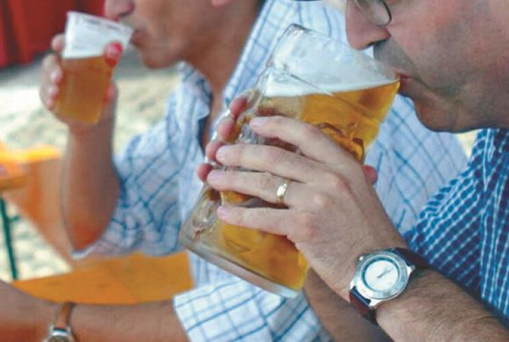 investigadores-precisam-de-voluntarios-para-beber-cerveja