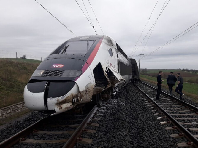 descarrilamento-de-tgv-em-franca-provoca-10-feridos